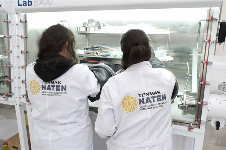 Cevherden uç ürüne kadar üretim için çalışılıyor