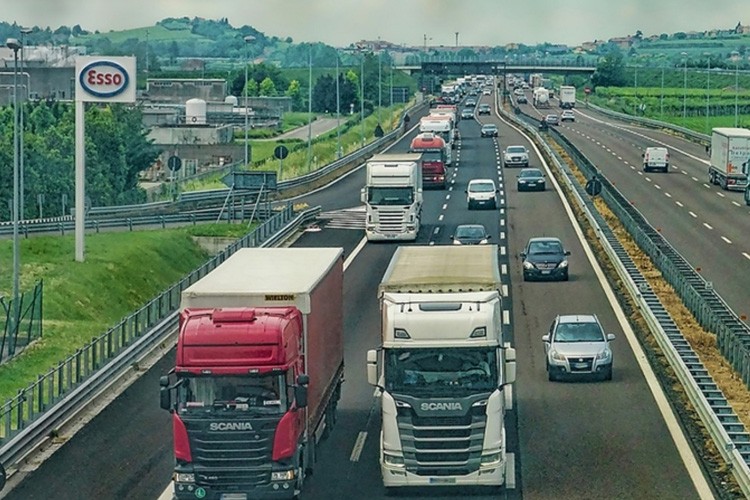 AB ağır vasıtaların emisyonlarını azaltıyor