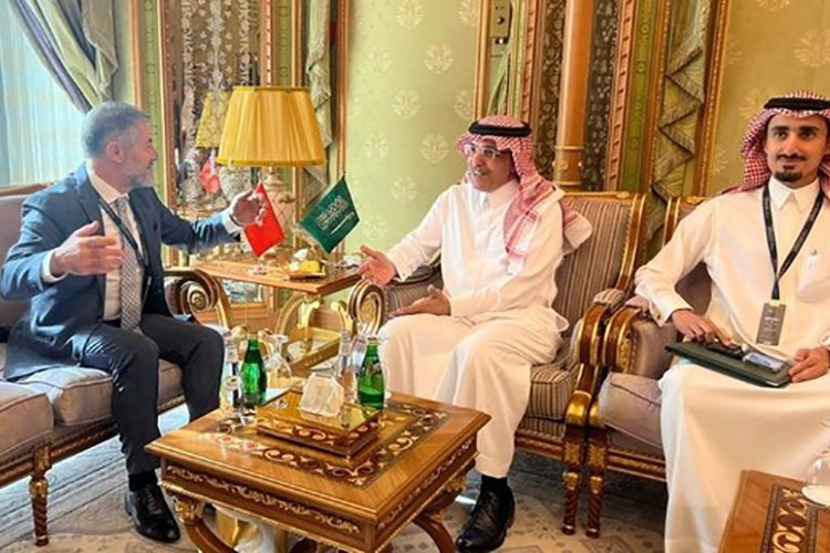 Bakan Nebati Riyad'da yatırımcılarla görüştü