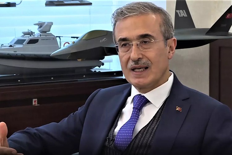 Aksungur İHA ile deprem bölgesine baz istasyonu hizmeti