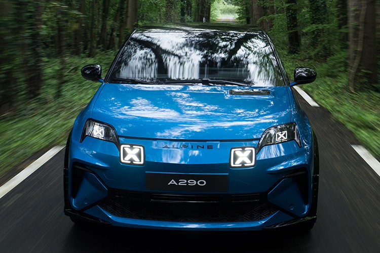 Yarış pistlerinden şehrin sokaklarına: ALPINE A290