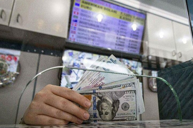Dolar 13.45'ten açıldı