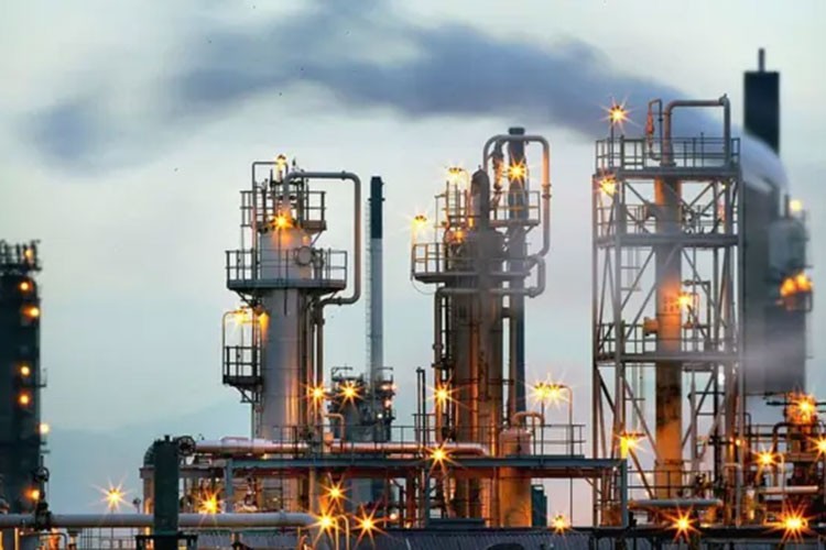 Petrol fiyatı düşüşe geçti