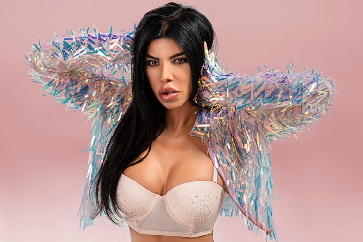 Yeni imajıyla dudak uçuklattı