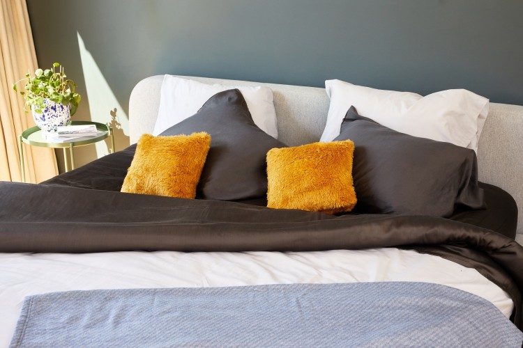 Yaz Sıcaklarında Uyku Kalitesini Artıran Nevresimler