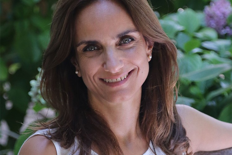 'Değişimin Eşiğindeki Kadınlar için Cesaret ve Yeniden Başlama'