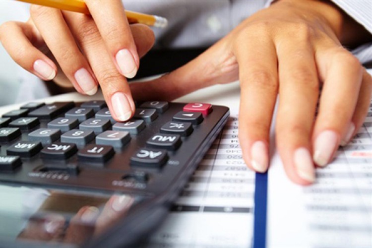 Cari açık beklenenin altında