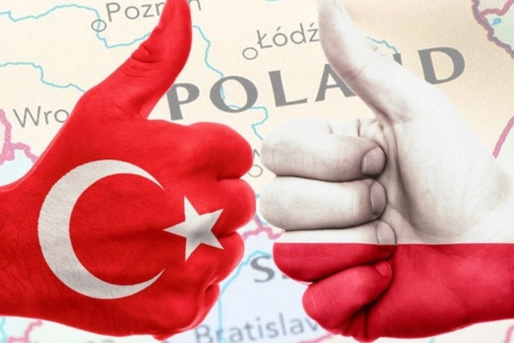 Ankara - Varşova hattı güçleniyor