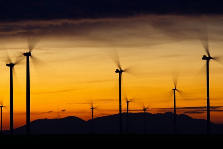 Depolamalı rüzgar enerjisine 10 yılda 19 milyar avro yatırım bekleniyor