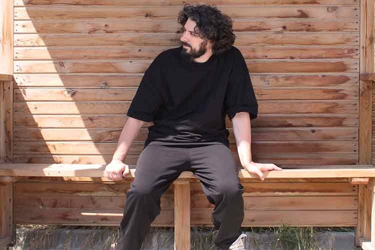 Alper Gemici'den Yeni Çalışma "Ayrılık Var"