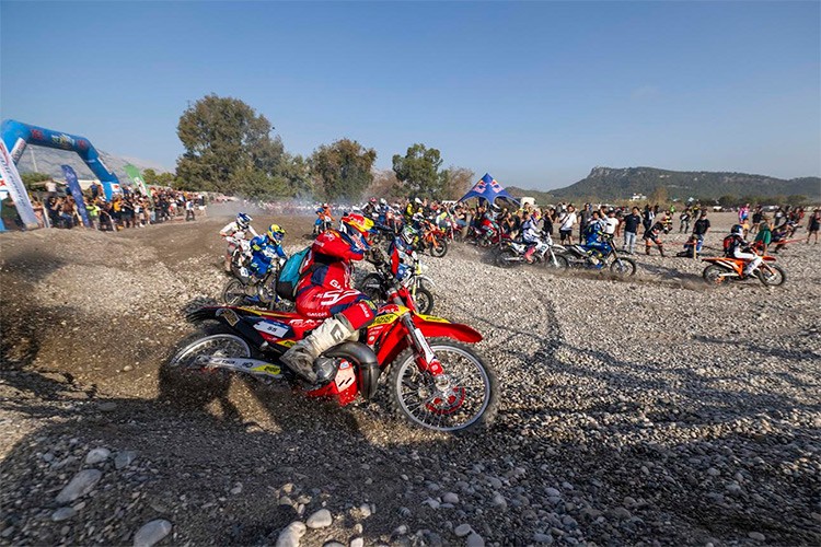 Sea To Sky'da Alman sporcu Manuel Lettenbichler zirvede