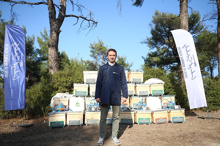 Enerjisa Üretim'den Çanakkale'deki arıcılara ekipman ve fidan desteği