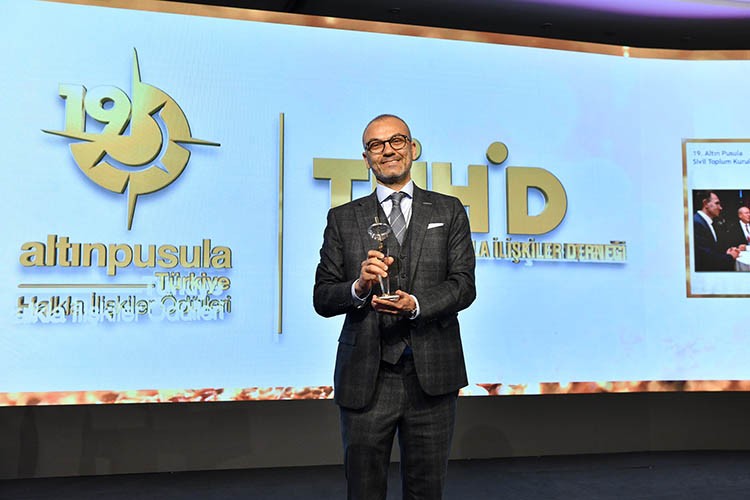 Altın pusuladan ödülle döndü