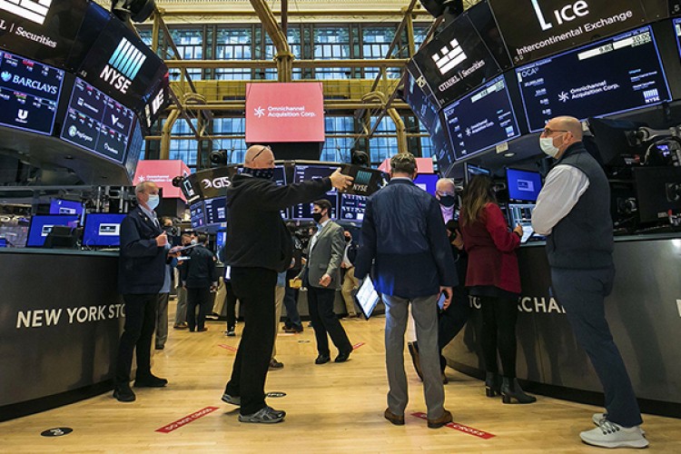 New York borsası sert düşüşle açıldı