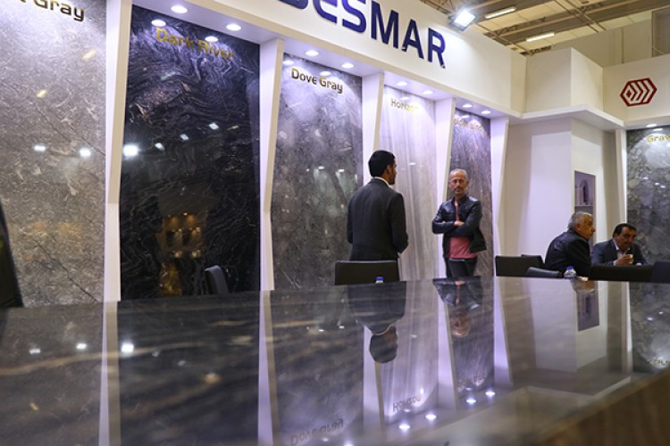 Gri taşlar fuarın gözdesi oldu