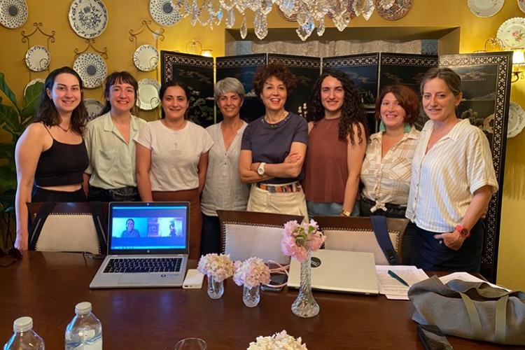 Kadın gazetecilerle dayanışma projesi başladı