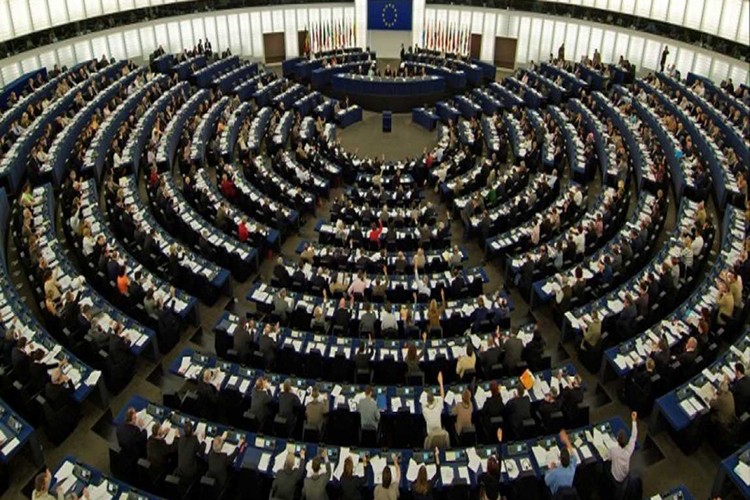 Büyüme tahmini düşürüldü