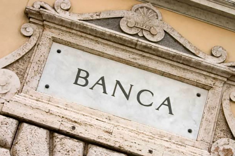 İtalya bankaların yüksek karlarına yüzde 40 ek vergi getirecek