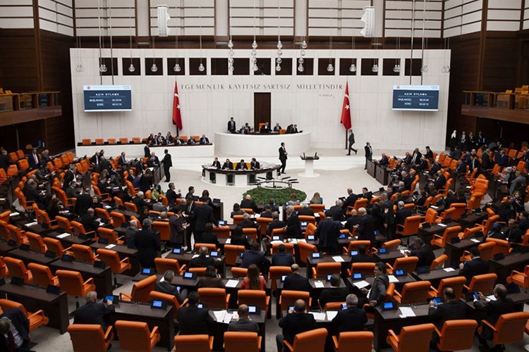 Emeklilik yaşında yeni düzenleme Melis'te