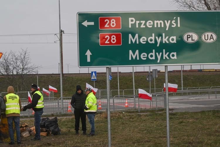 Polonya, Rusya ve Belarus ile sınır güvenliğini artırmak için 2,5 milyar dolar yatırım yapacak