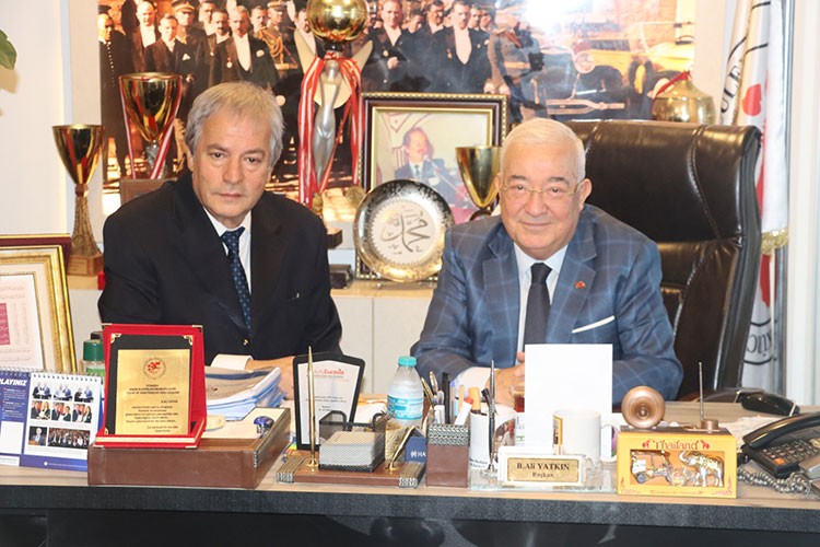 Kuaförlerin çözülemeyen sorunu tatil günleri