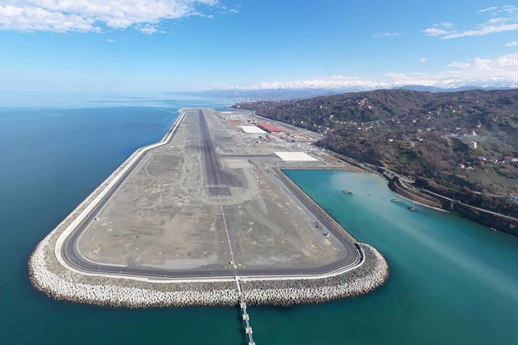 Rize-Artvin Havalimanını 2,3 milyon yolcu kullandı