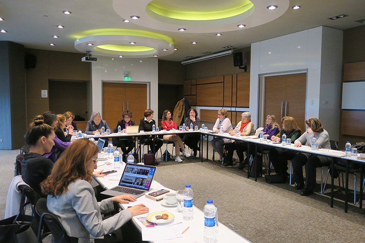 "Eşit hak ve özgürlükler temelinde bir siyaset talep edelim"