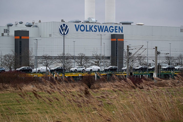 Volkswagen, arıza nedeniyle araç üretimini durdurdu