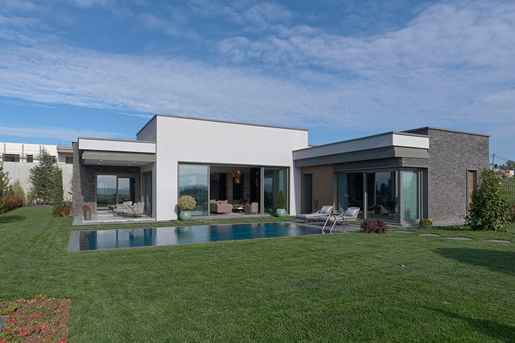 Yeşilyaka Bahçe'de hemen teslim villalar