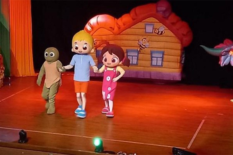 Niloya ve Arkadaşları Zonguldak'a Geliyor