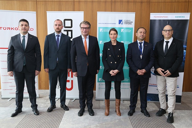 Dijital Dönüşüm Merkezi projesi kapsamında eğitim verildi