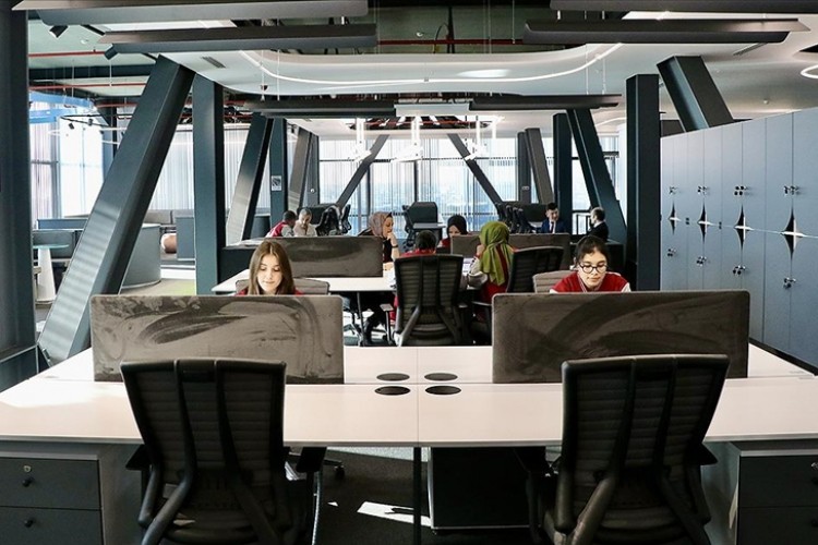 Türkiye bilgi ve iletişim teknolojileri sektörünün büyüklüğü 785 milyar liraya ulaştı