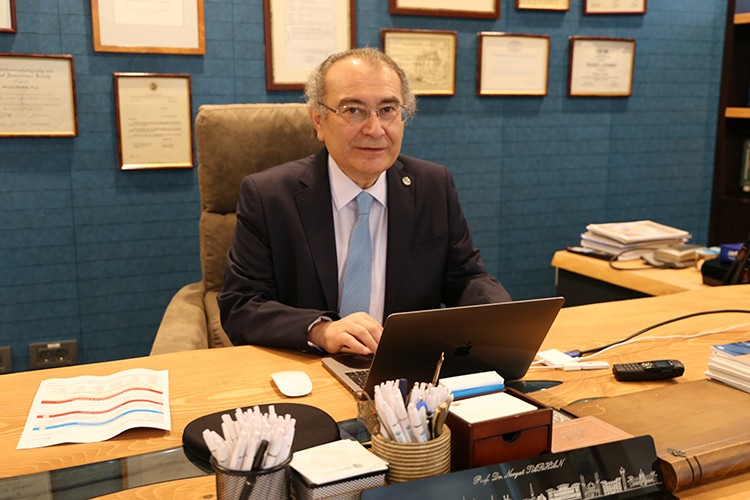 Beyin, orkestra gibi çalışırken, zihin orkestra şefi gibi davranıyor.