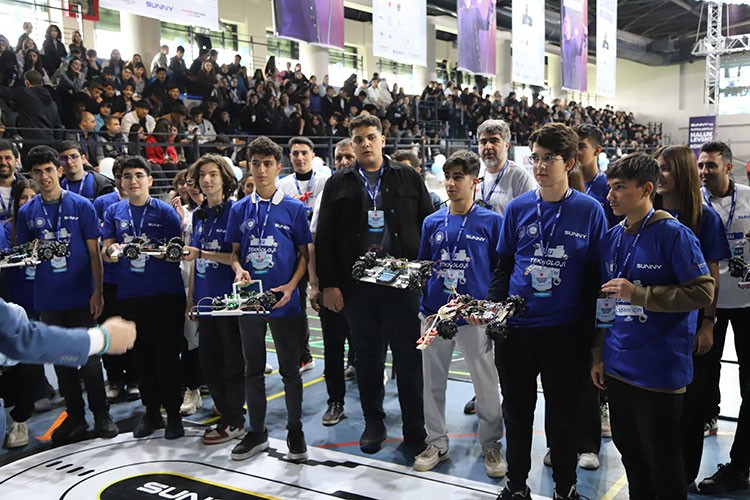 Ağrı'nın Zirvesinde Teknoloji Yarışması'nda Kazananlar Belli Oldu