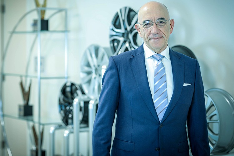 İhracatta liderliğini sürdürüyor