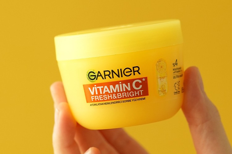 Garnier'den yaz cilt bakımına hafif dokunuş