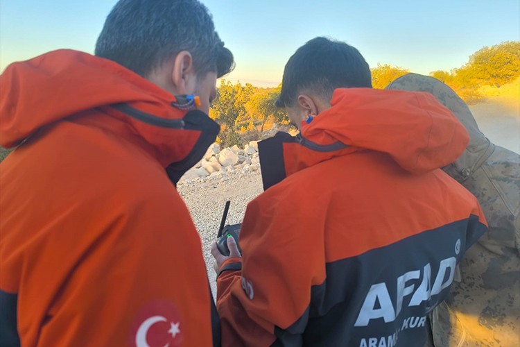 Gabar Dağı'nda yolunu kaybeden tır sürücüsü termal dron ile bulundu