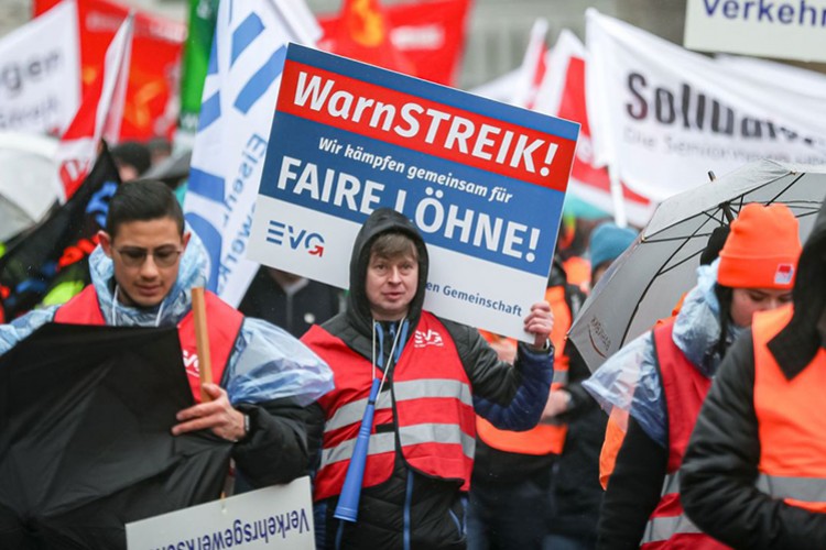 Almanya'da kamu çalışanları grev başlatacak