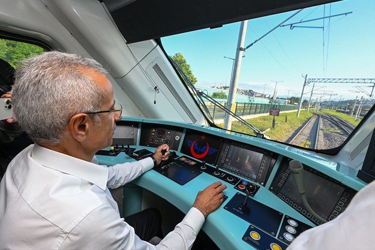 Milli Hızlı Tren'de tasarım çalışmalarının yüzde 90'ı tamamlandı