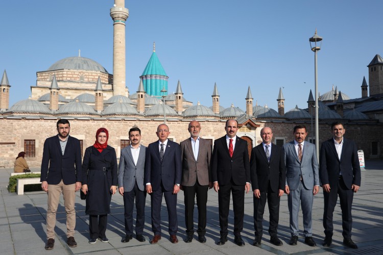 Başkan Altay, İl Başkanı Angı ve Merkez İlçe Belediye Başkanları Mevlana Türbesi'ni Ziyaret Etti