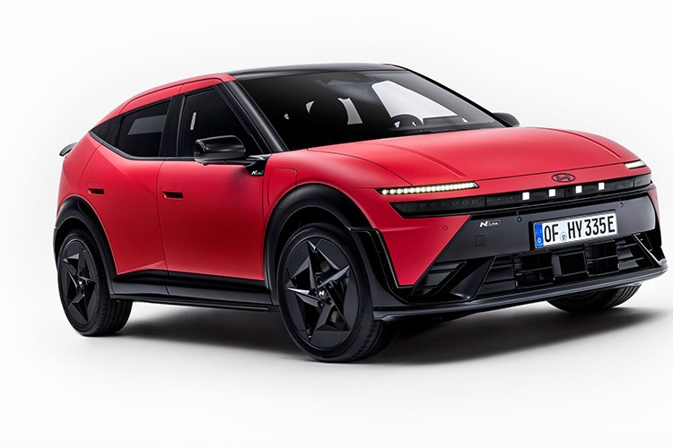 Hyundai IONIQ 3 Milano'da tanıtıldı İzmit'te üretilecek