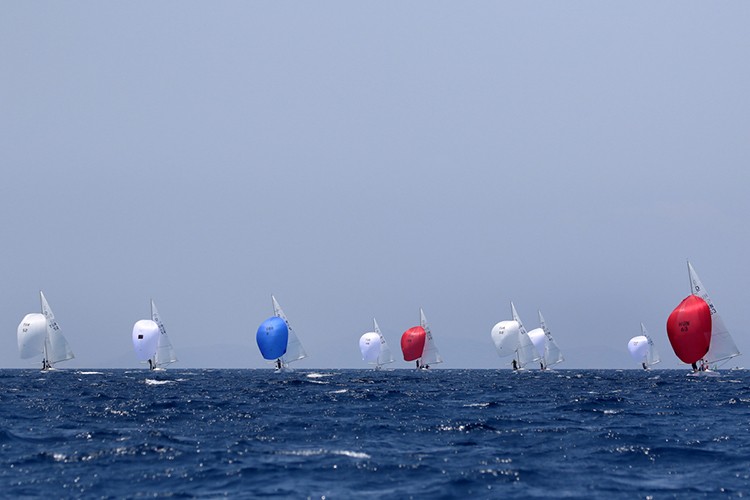 Bodrum'daki Dragon Dünya Şampiyonası'nda yarışlar nefes kesiyor