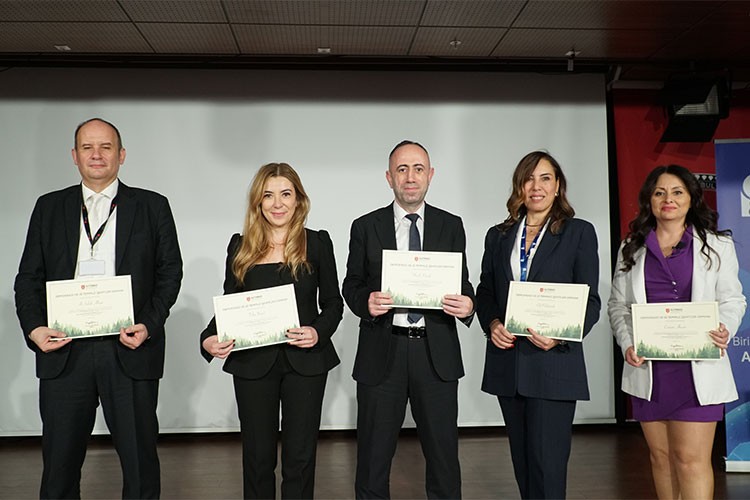 2025 küresel ve Türkiye ekonomisi öngörüleri tartışıldı