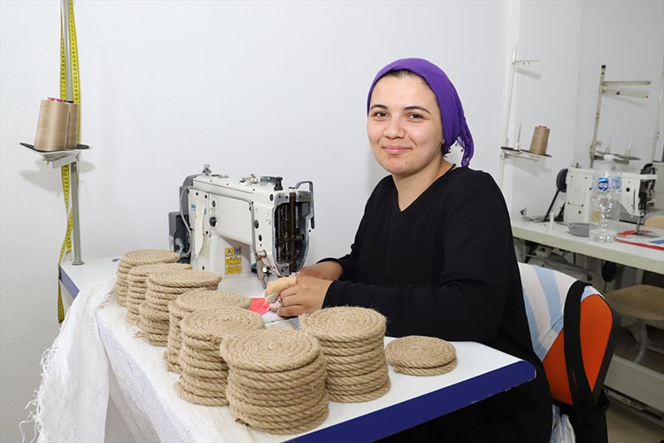 Sakarya'da tekstil atölyesi kadınlara istihdam sağlıyor