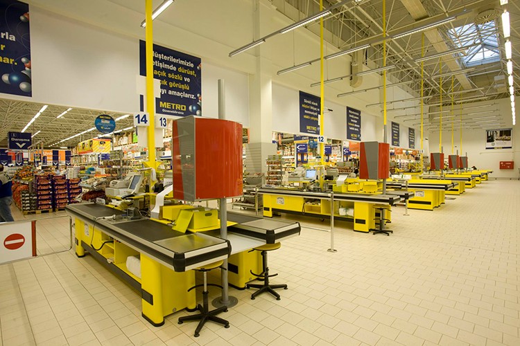 Patronların gözü kasada