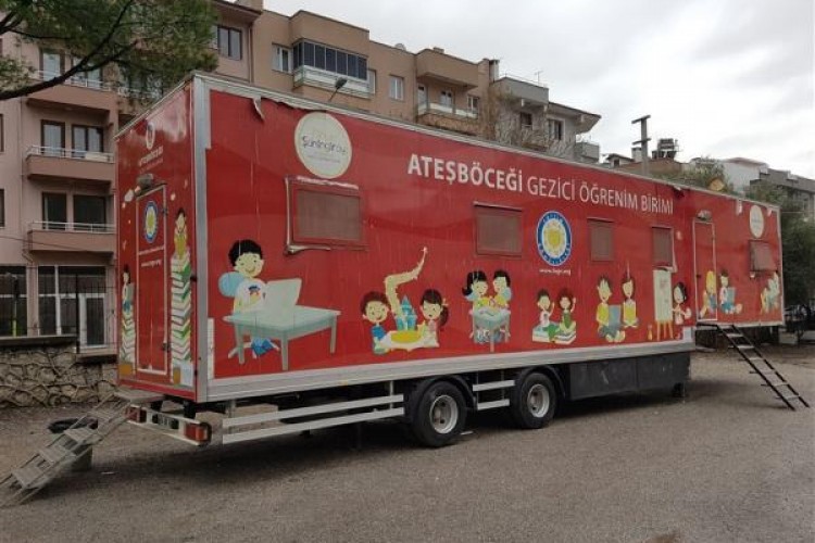 Ateşböceği mobil eğitim tırı Ankara'ya ulaştı