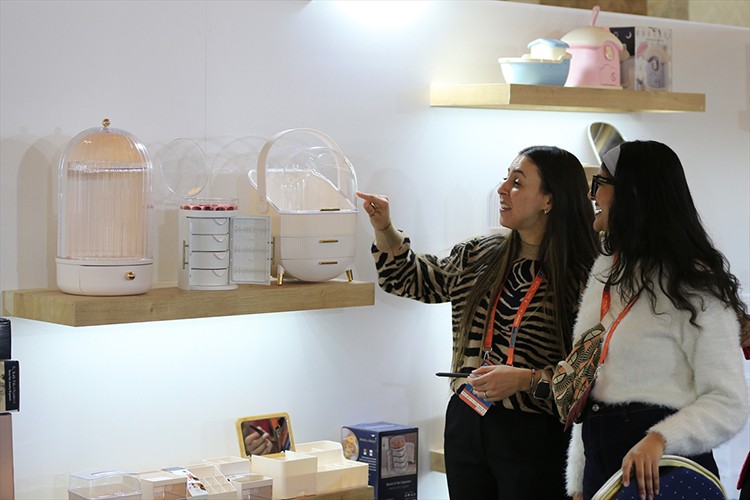 Türk ev ve mutfak eşyası sektörü Antalya'da buluştu