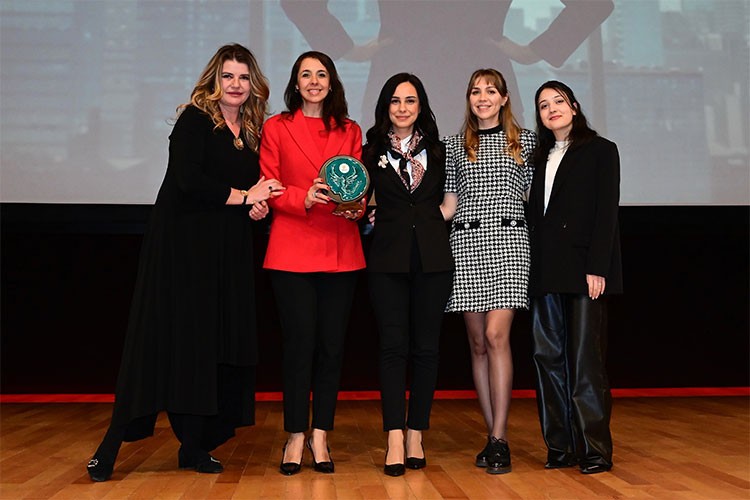 Kadın Dostu Markalar 2025 Farkındalık Ödülü kazandı