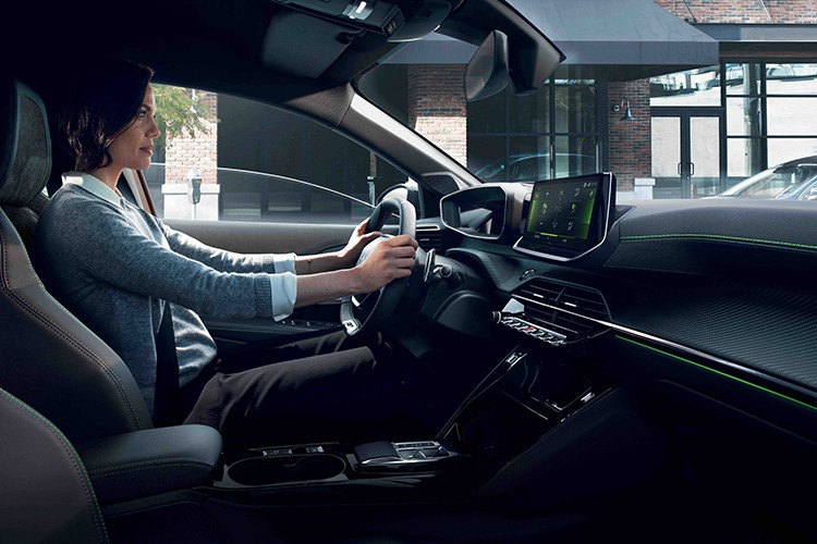 Yeni vites tasarımıyla çok daha şık