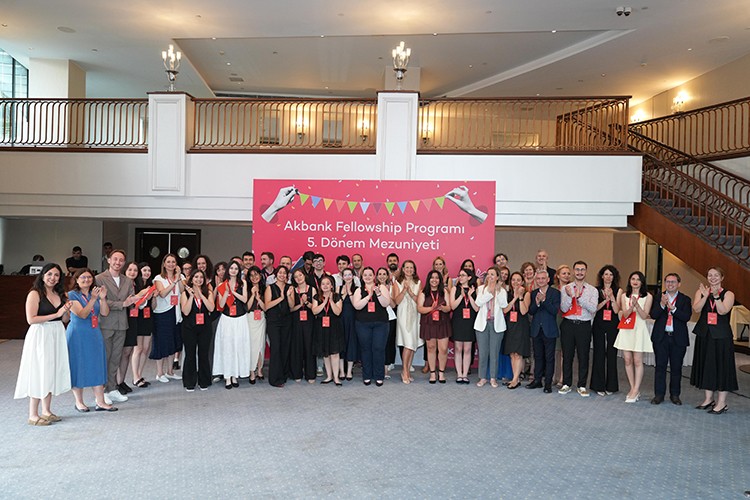 Akbank Fellowship Programı 5. dönem mezunlarını verdi